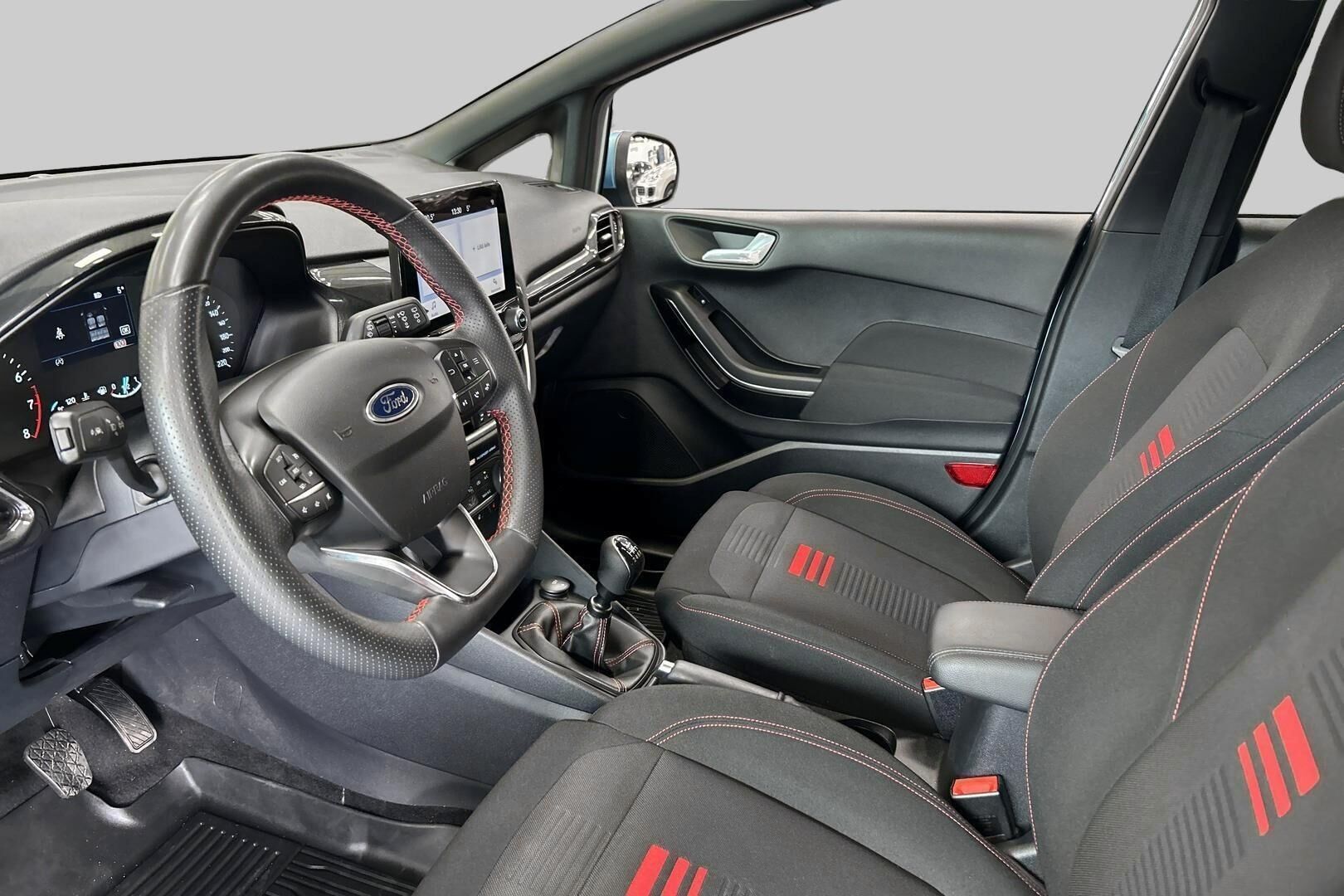 Ford Fiesta iso kuva 9