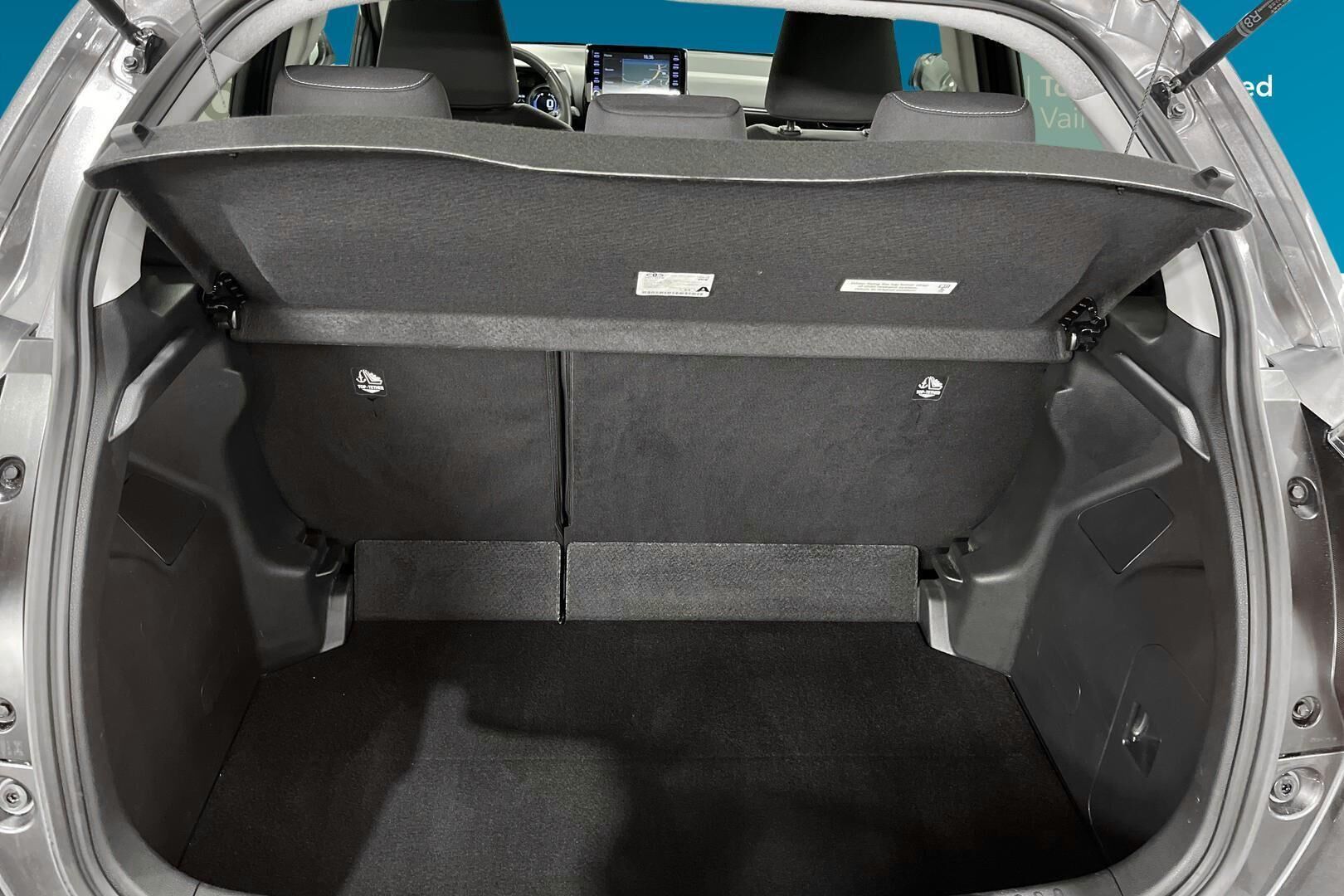 Toyota Yaris iso kuva 11