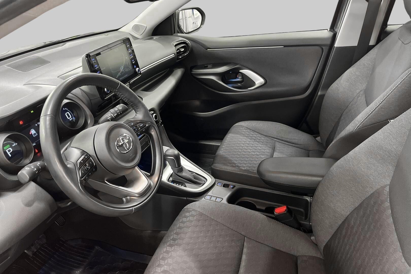 Toyota Yaris iso kuva 8