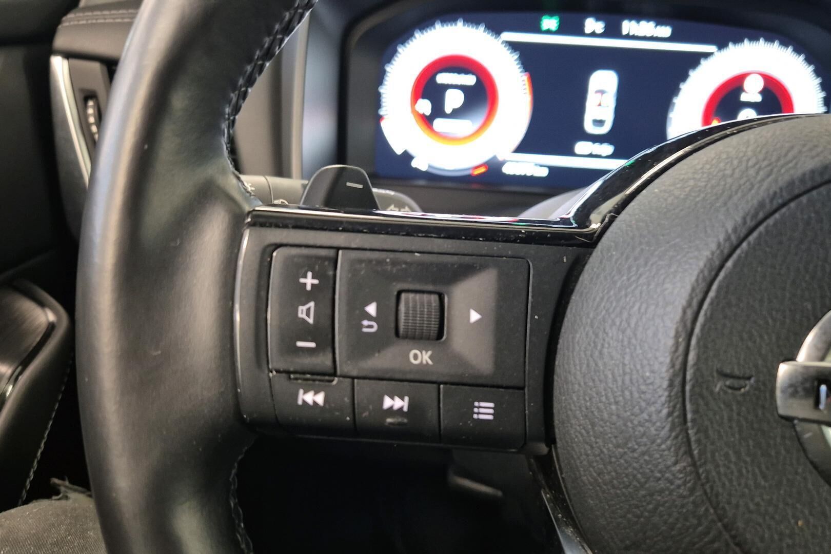 Nissan Qashqai iso kuva 16