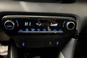 Toyota Yaris esikatselu 15