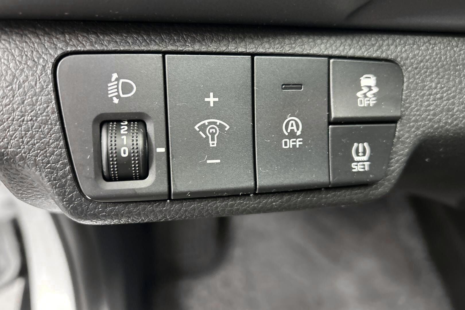 Kia Stonic iso kuva 15