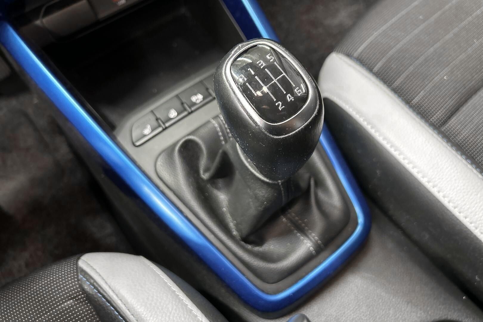 Kia Stonic iso kuva 23