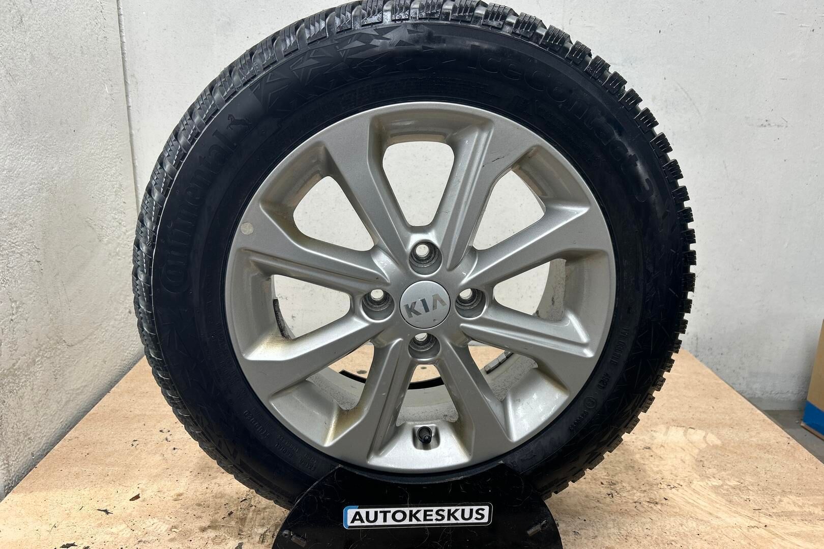 Kia Stonic iso kuva 24