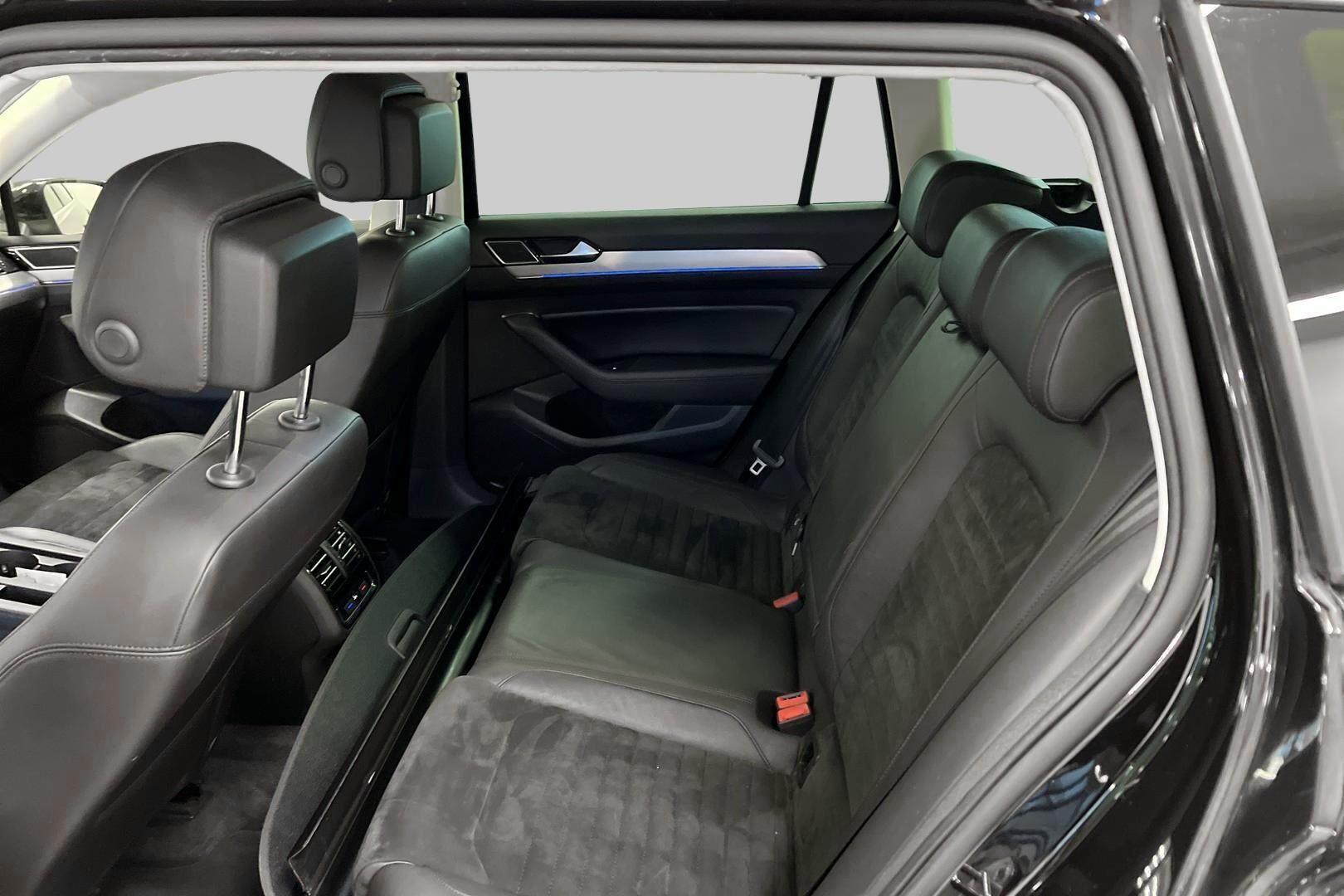 Volkswagen Passat iso kuva 9