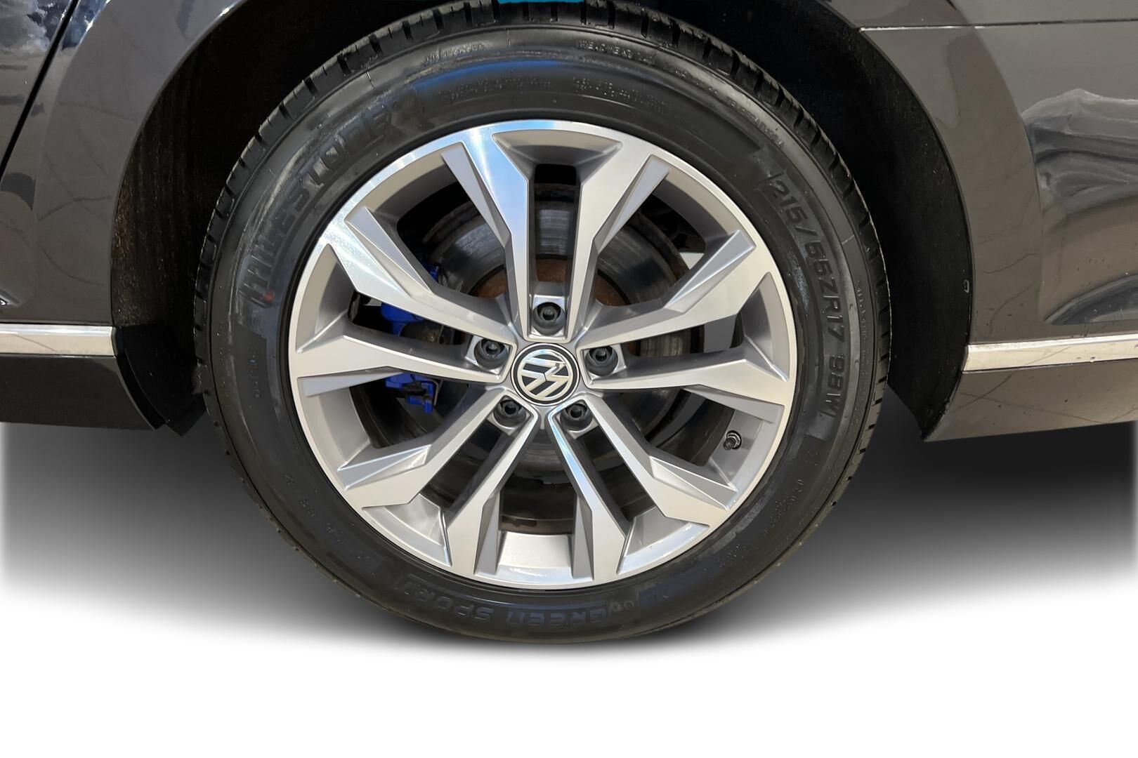 Volkswagen Passat iso kuva 11