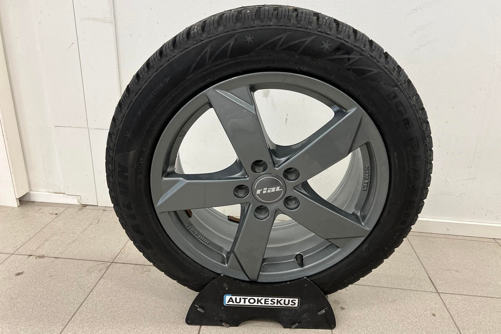 Volkswagen Passat iso kuva 19