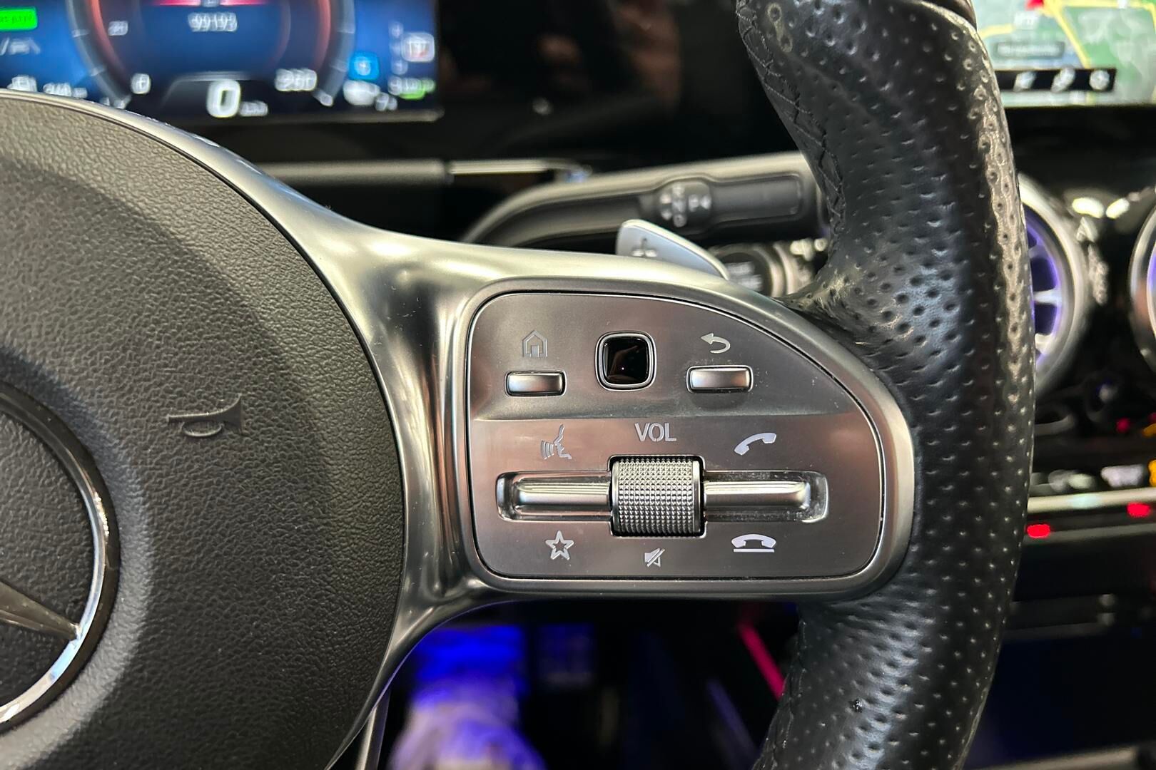 Mercedes-Benz B iso kuva 15