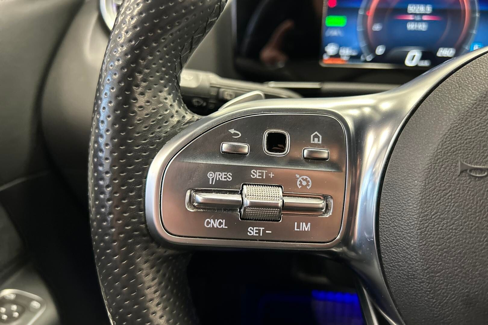 Mercedes-Benz B iso kuva 16