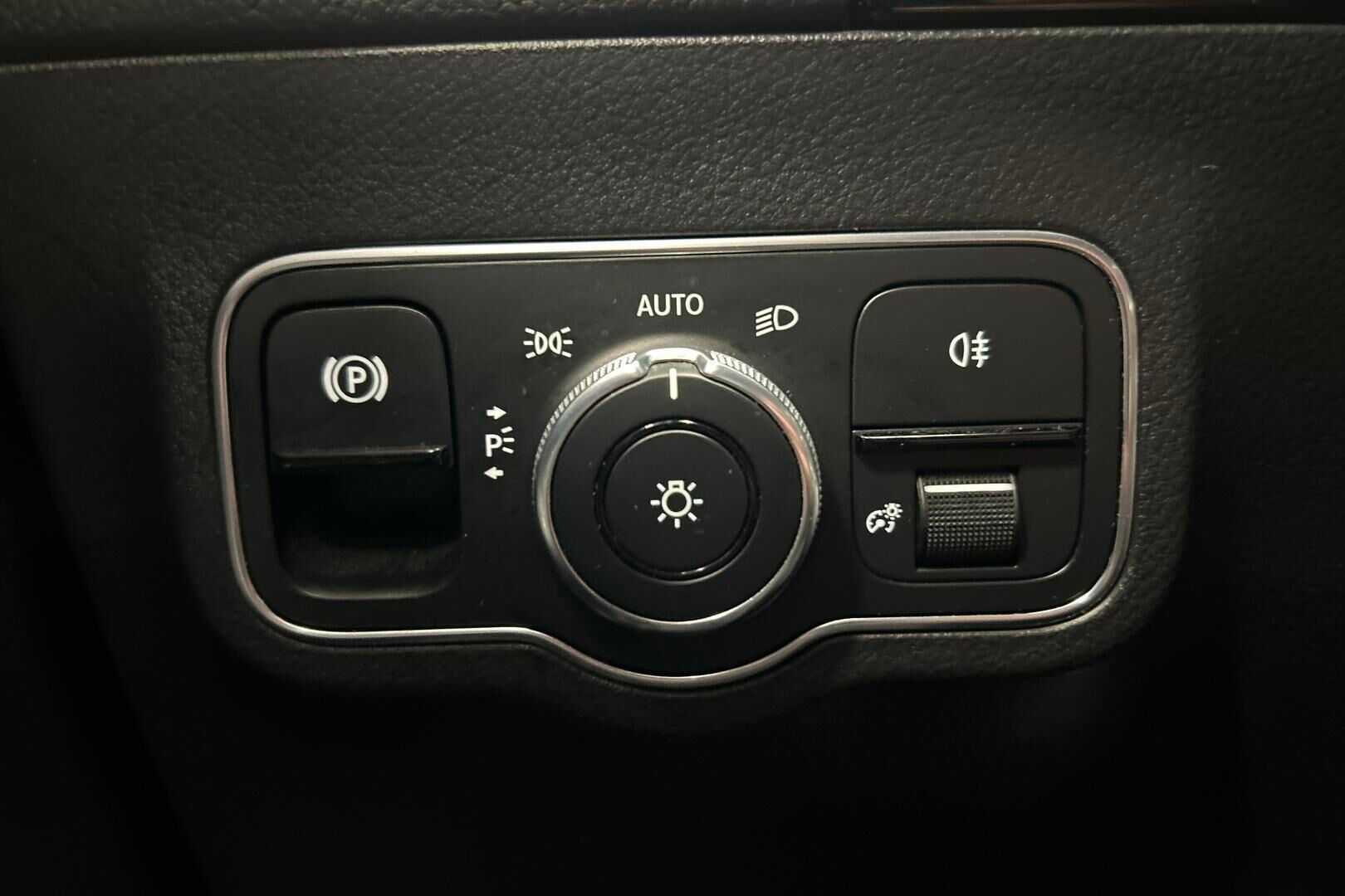 Mercedes-Benz B iso kuva 19