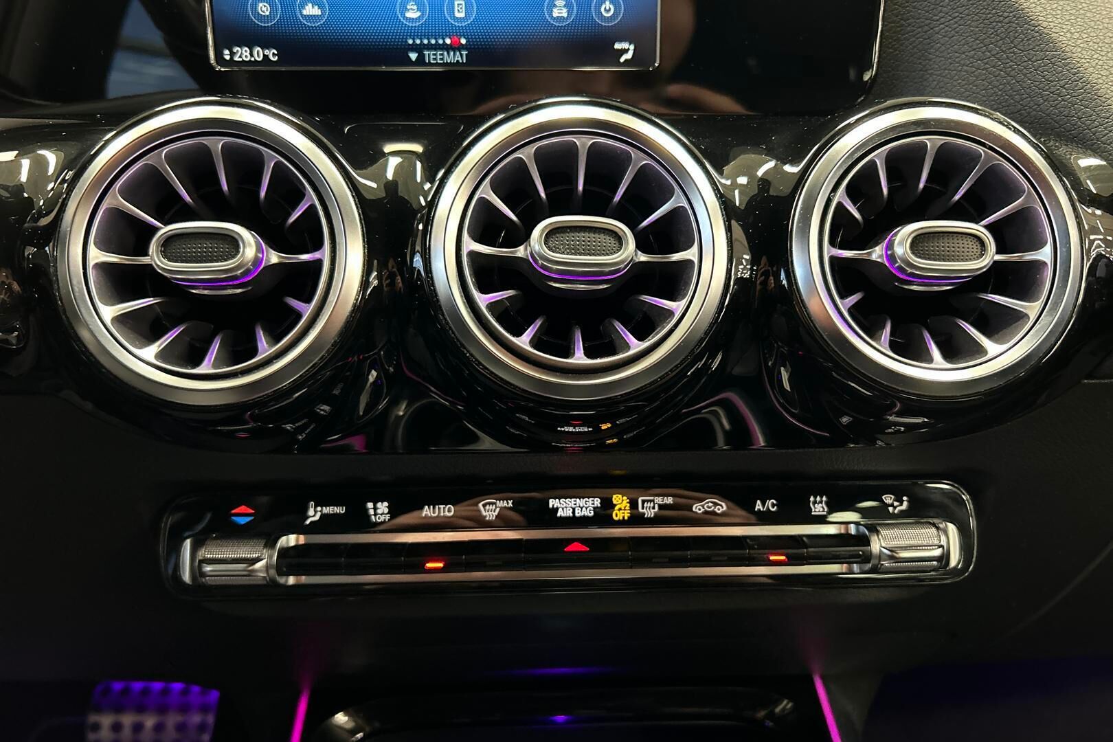 Mercedes-Benz B iso kuva 30