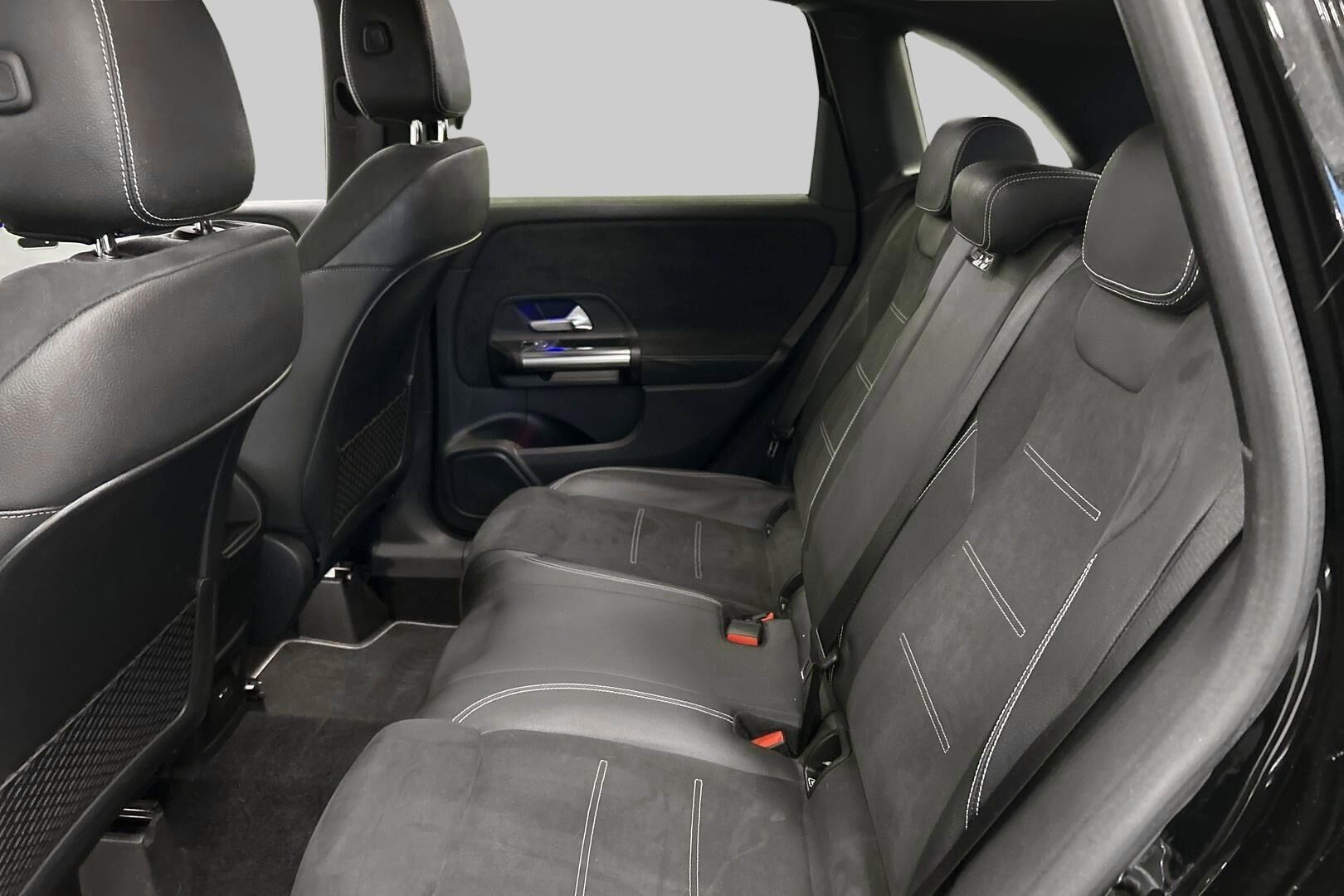 Mercedes-Benz B iso kuva 9