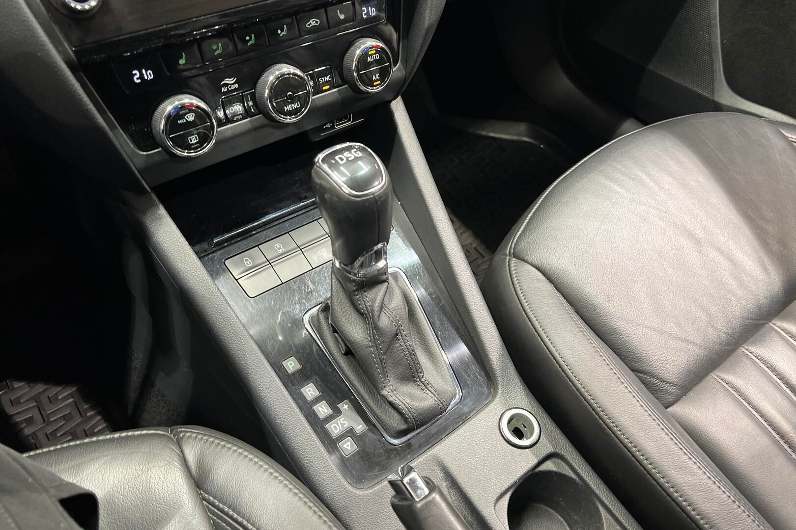 Skoda Octavia iso kuva 24