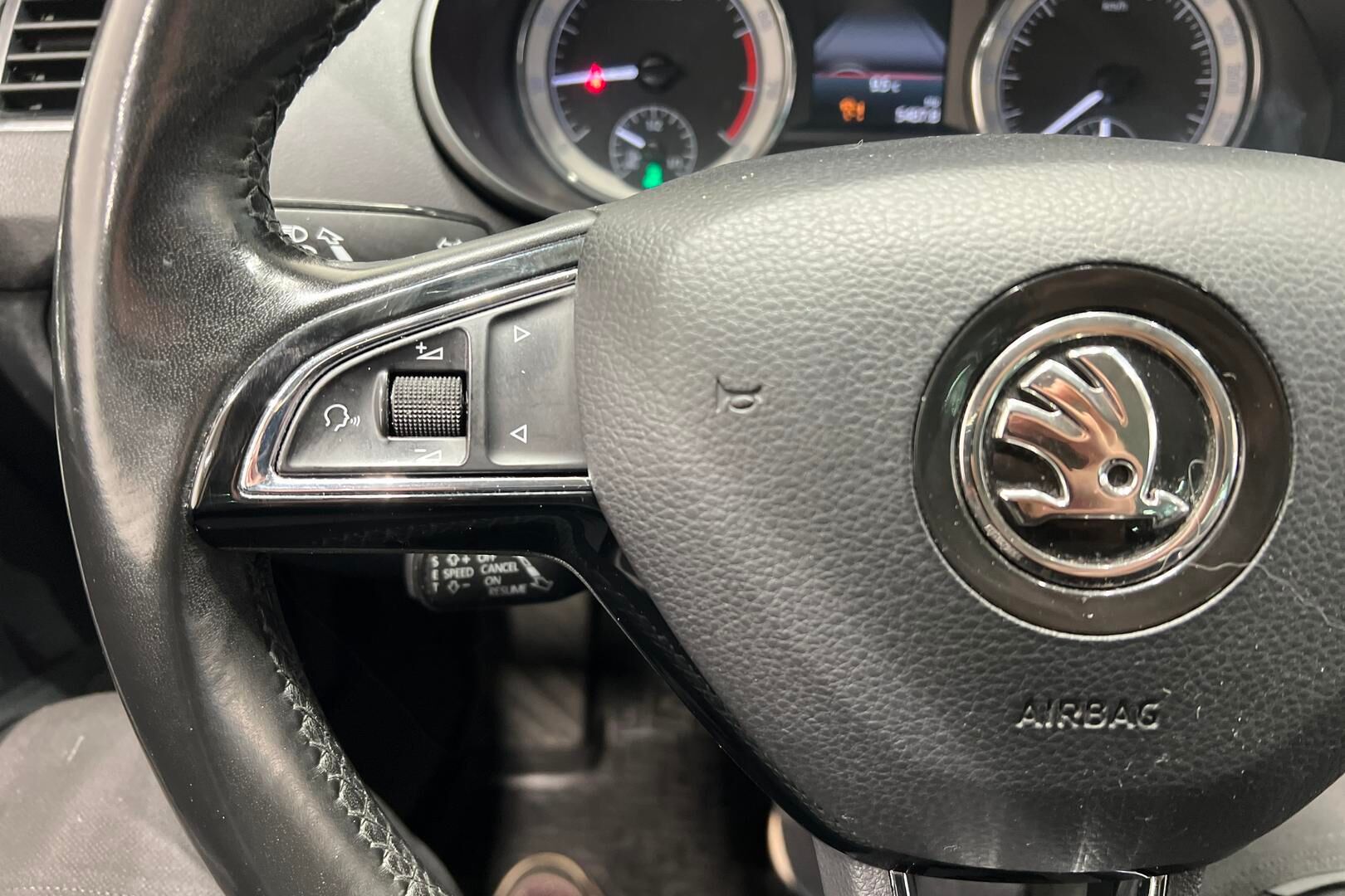 Skoda Octavia iso kuva 3