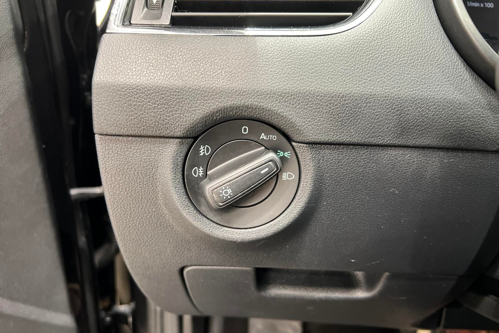 Skoda Octavia iso kuva 26