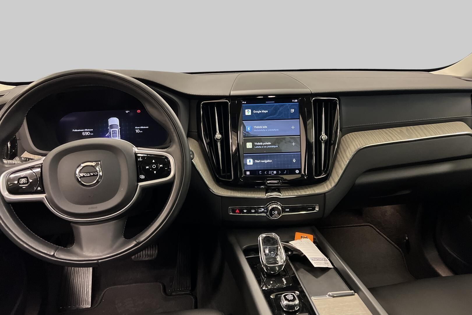 Volvo XC60 iso kuva 8