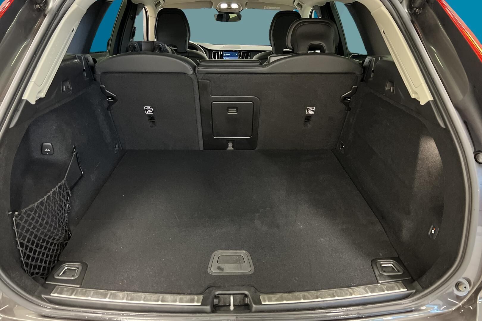 Volvo XC60 iso kuva 9