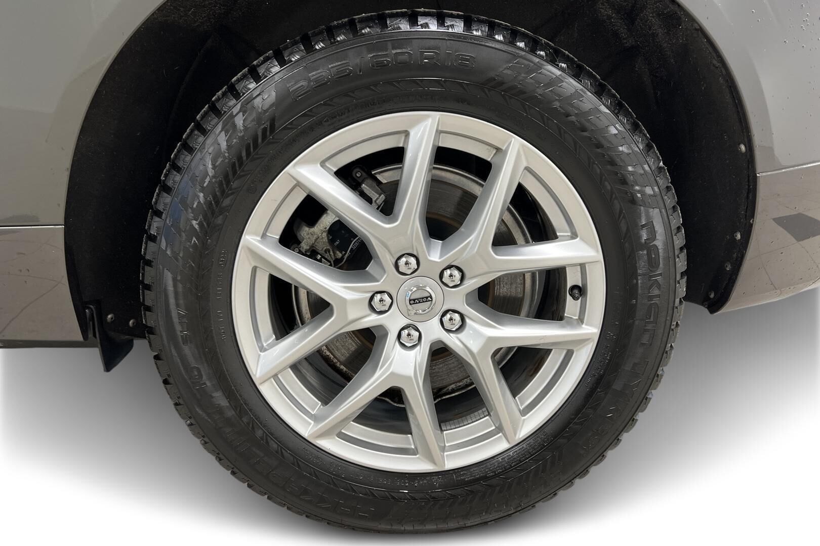 Volvo XC60 iso kuva 10