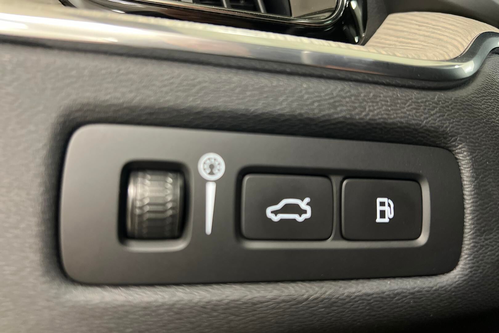 Volvo XC60 iso kuva 21