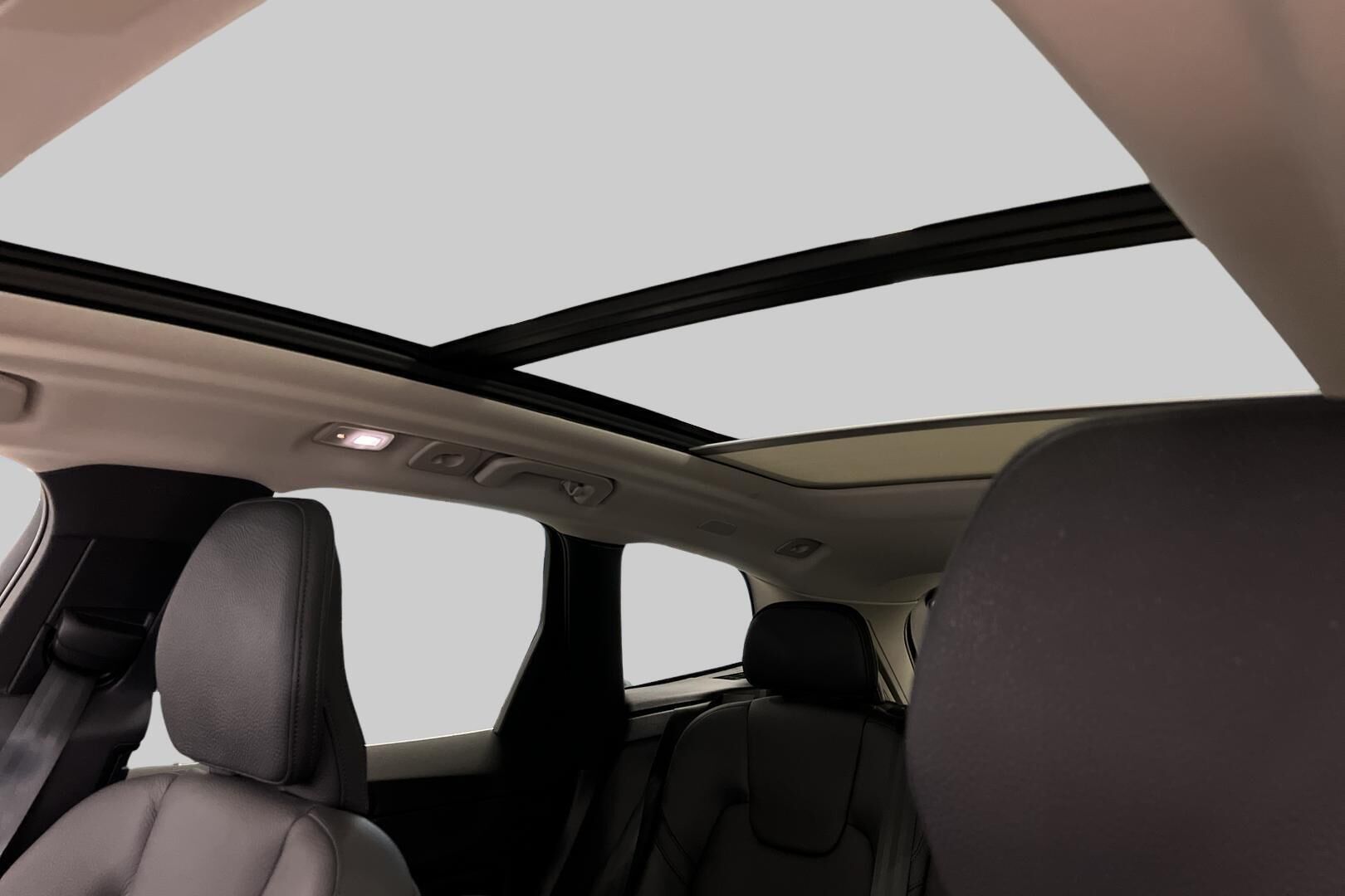 Volvo XC60 iso kuva 22