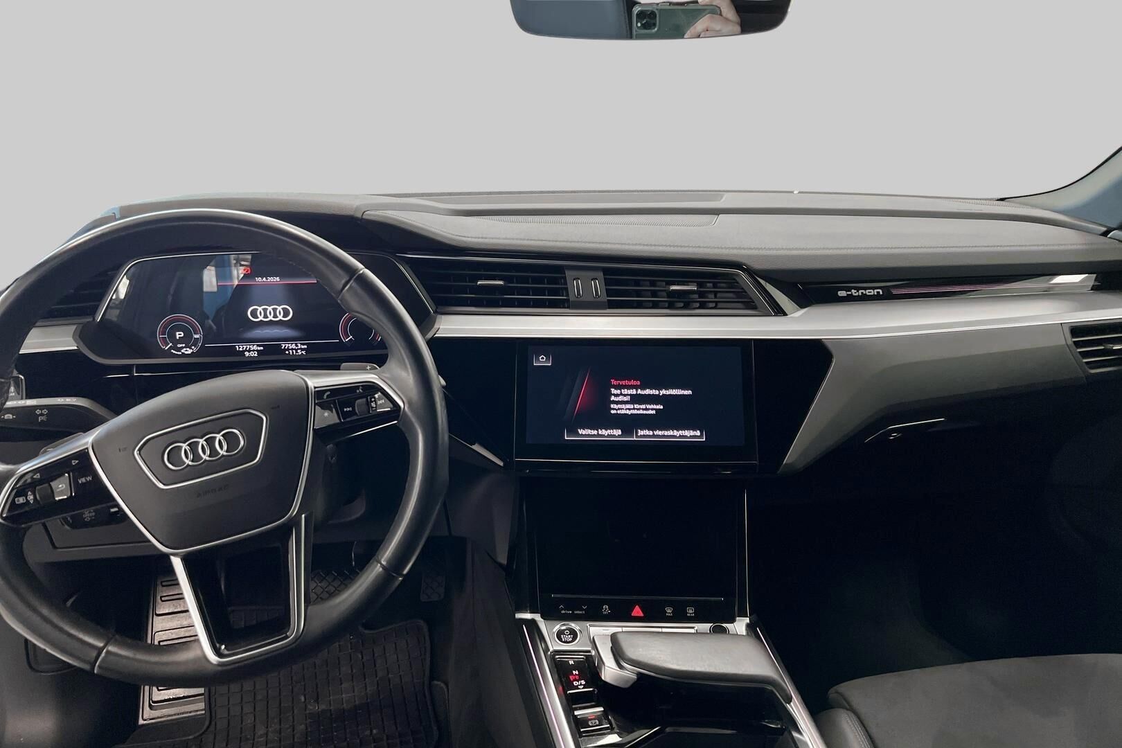 Audi e-tron iso kuva 11