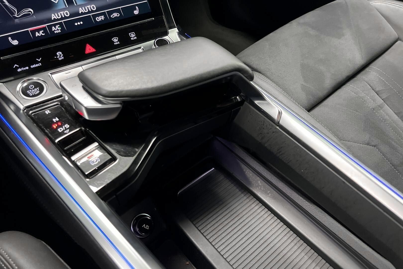 Audi e-tron iso kuva 16