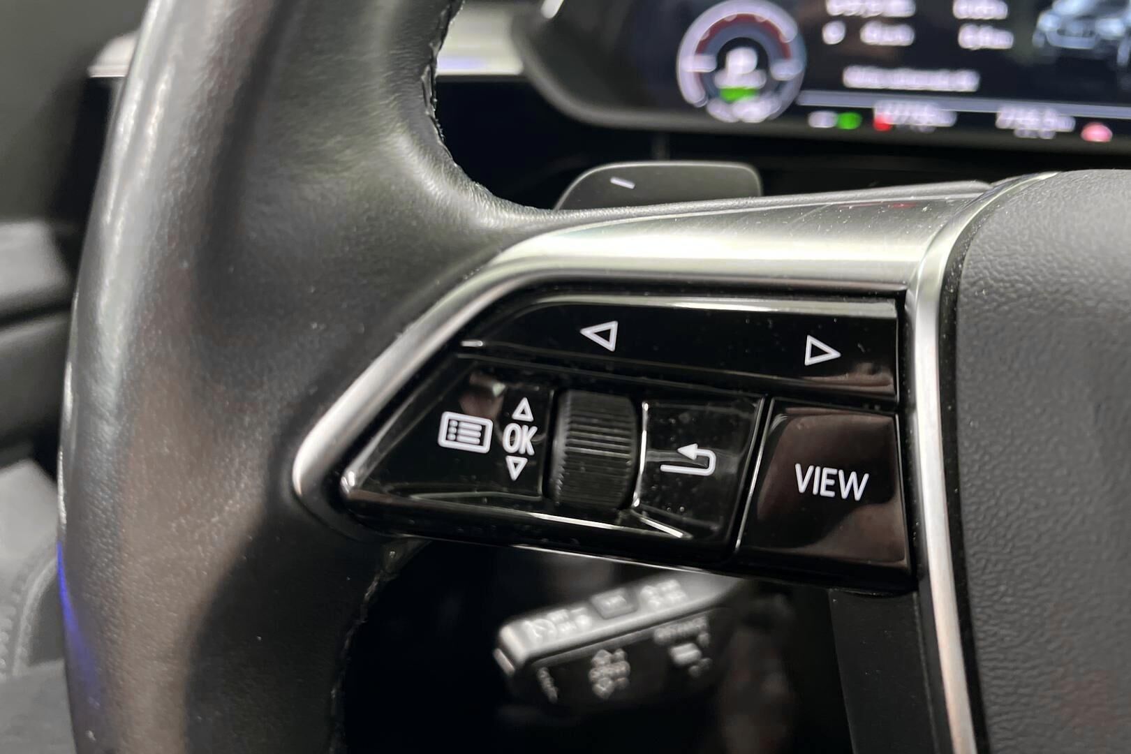 Audi e-tron iso kuva 17
