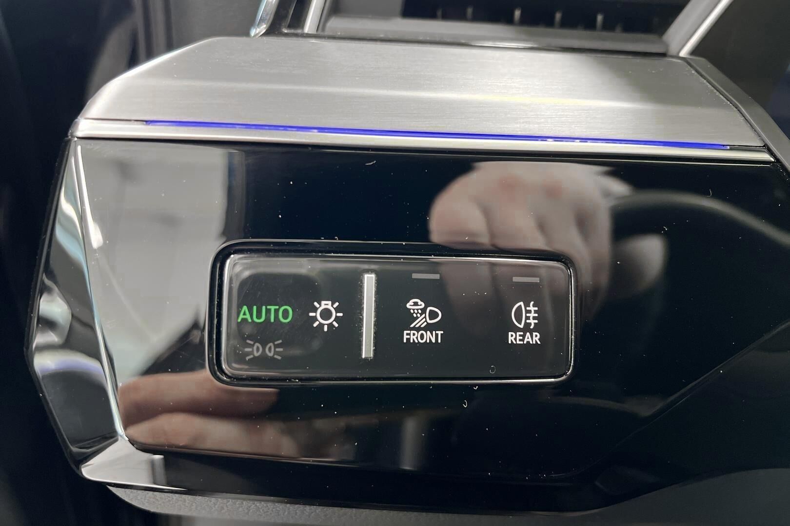Audi e-tron iso kuva 19