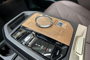 BMW iX esikatselu 16