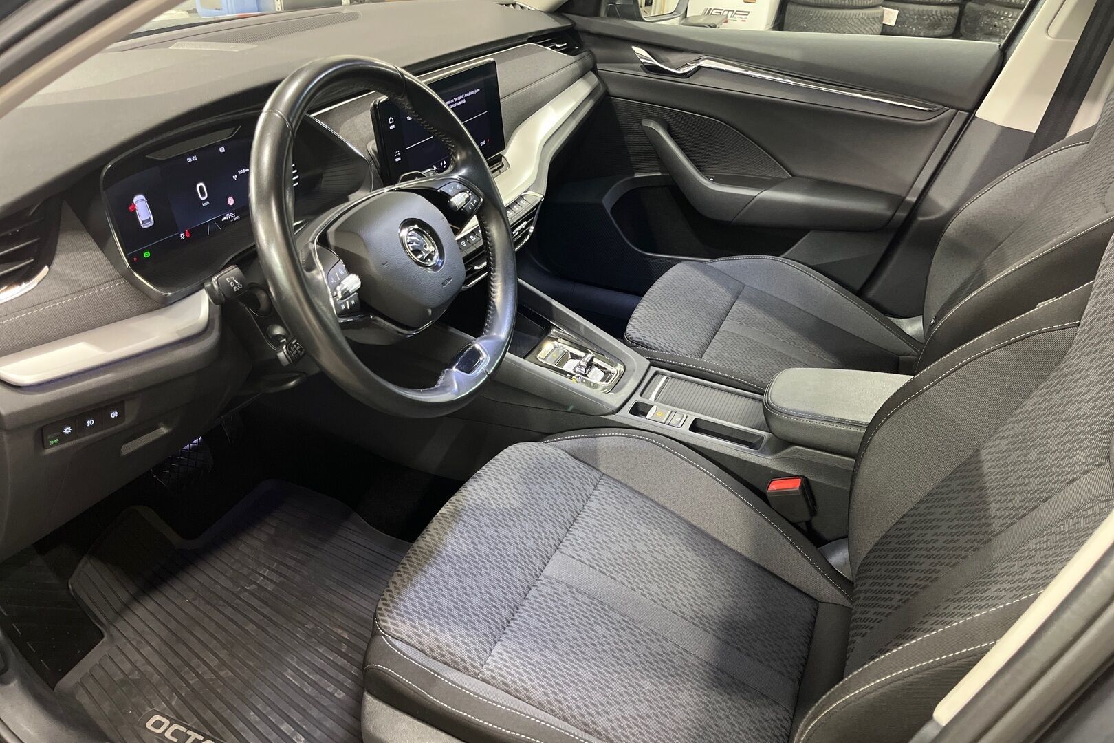 Skoda Octavia iso kuva 5