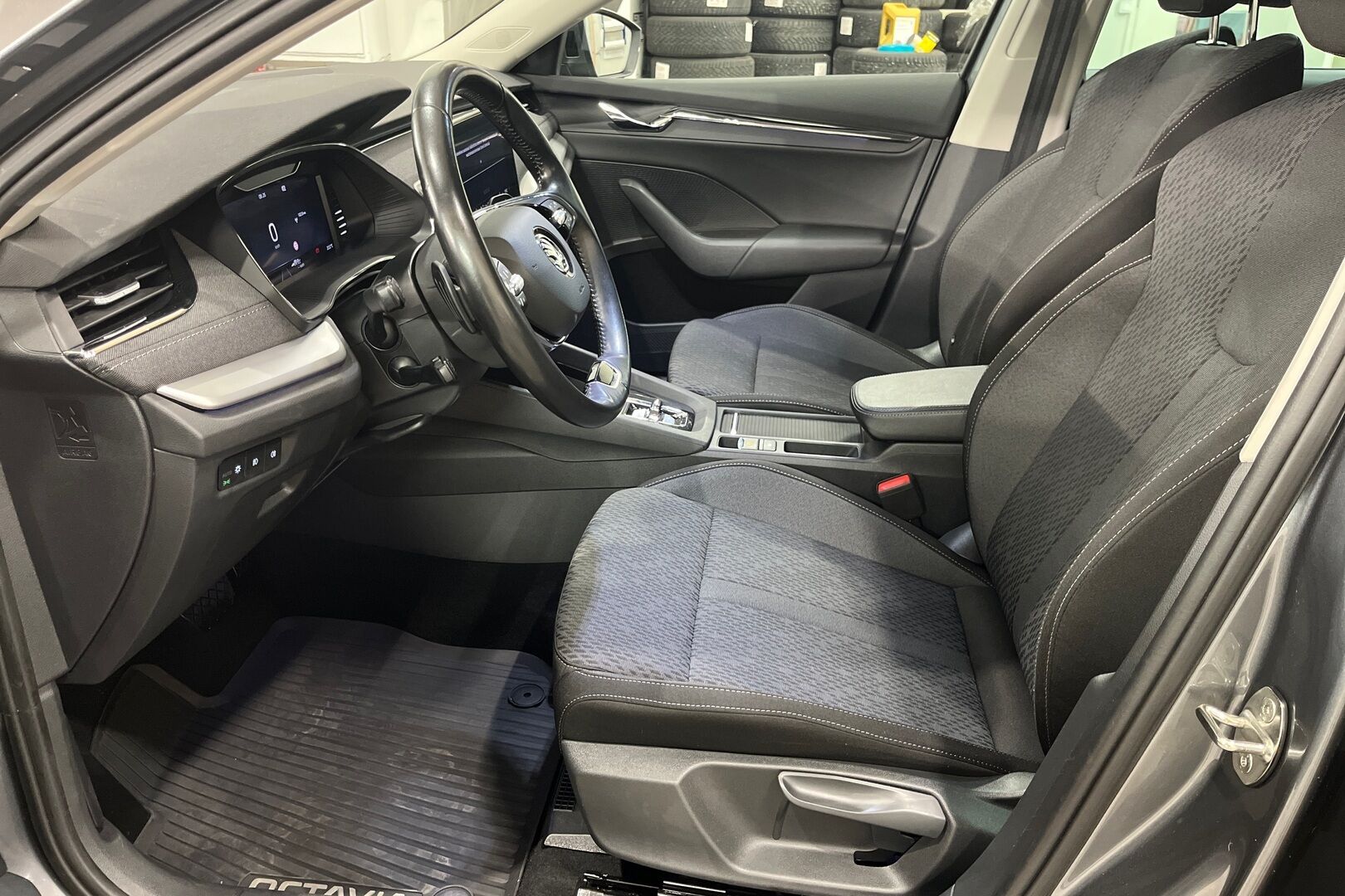 Skoda Octavia iso kuva 6