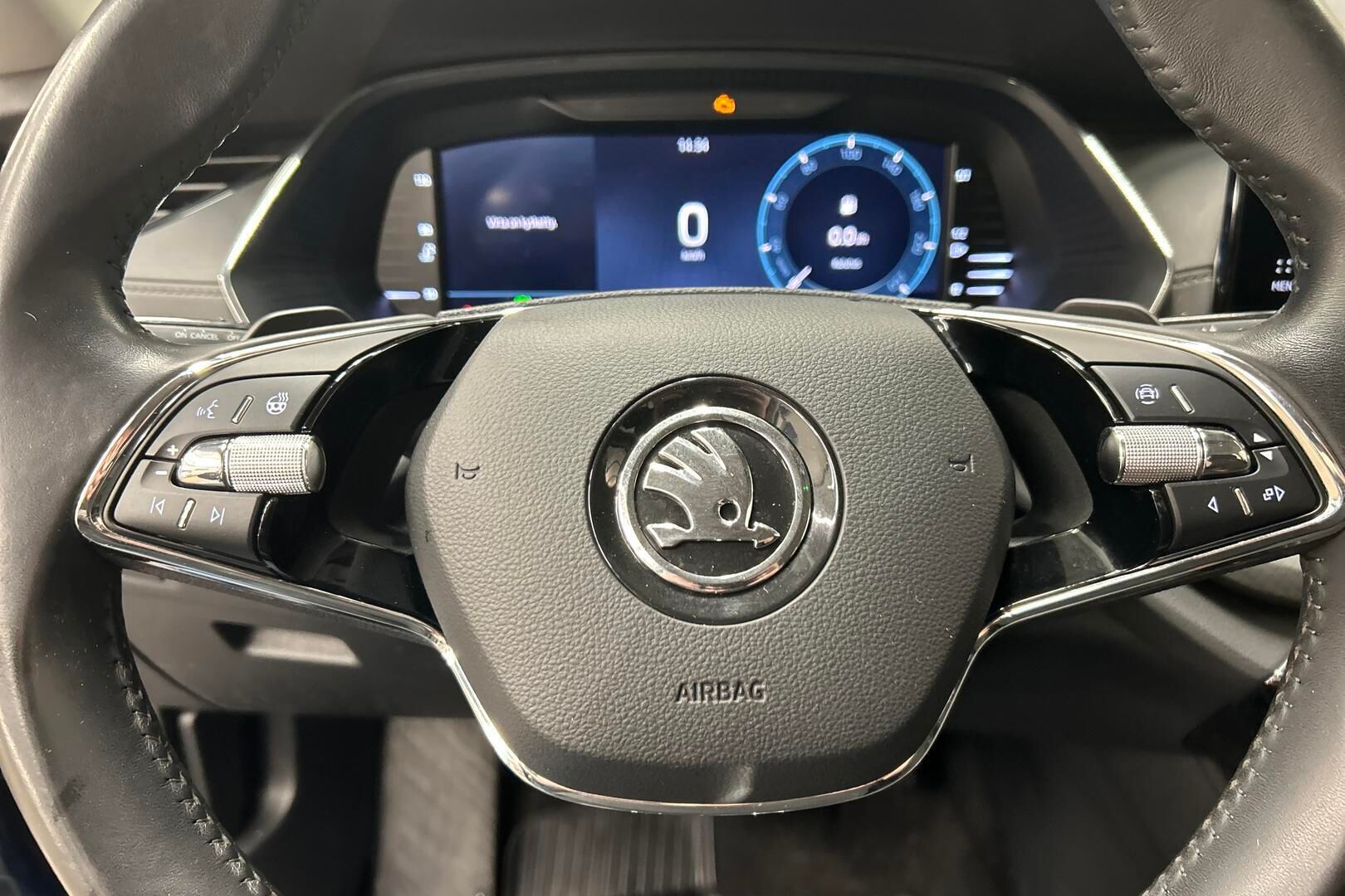 Skoda Octavia iso kuva 22