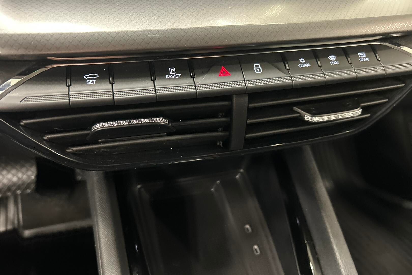 Skoda Octavia iso kuva 23