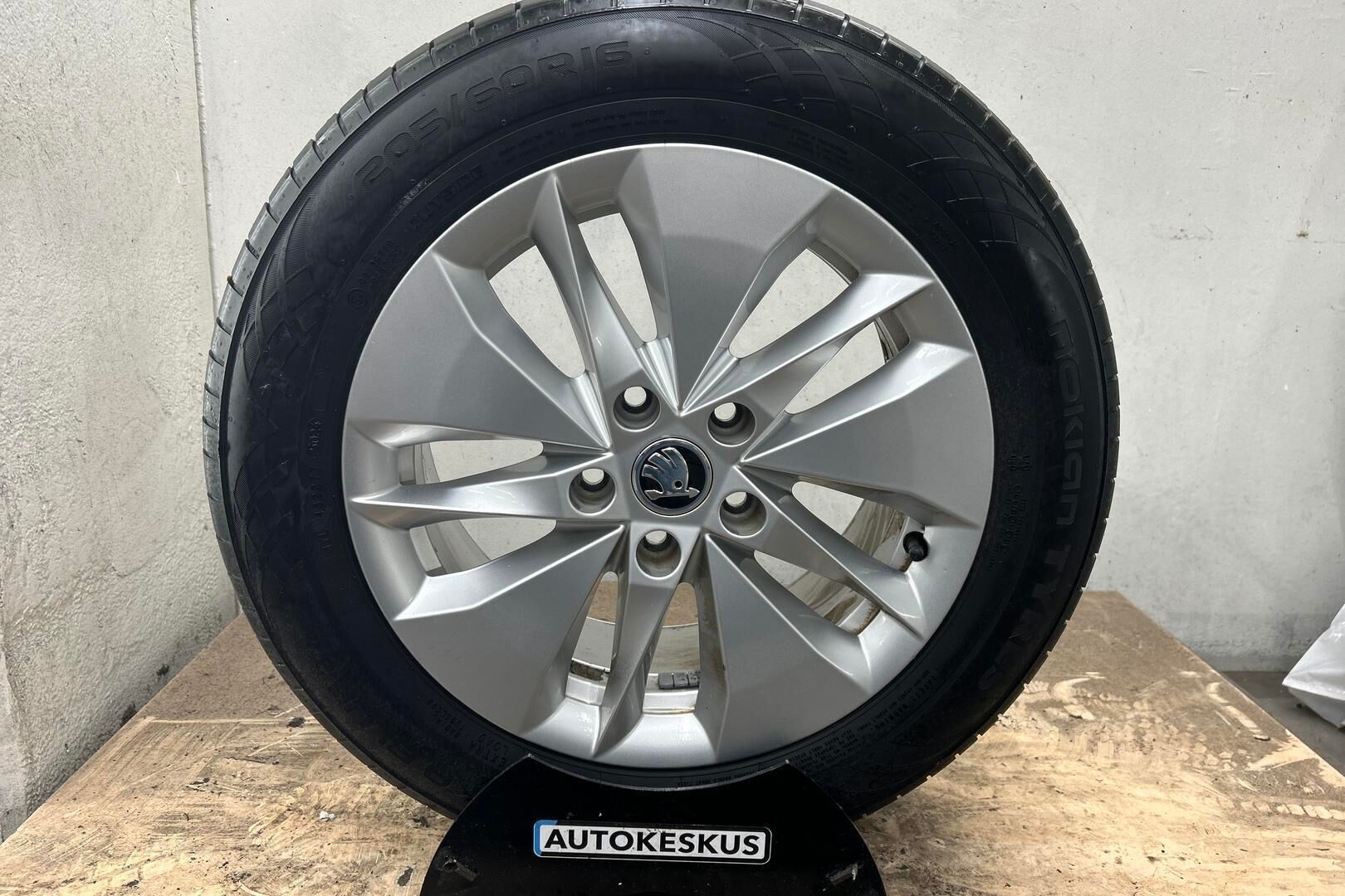 Skoda Octavia iso kuva 24