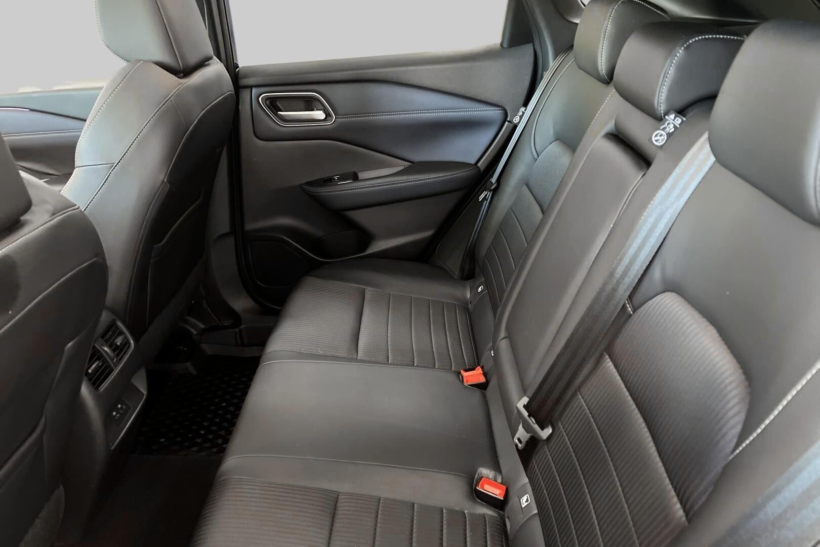 Nissan Qashqai iso kuva 8