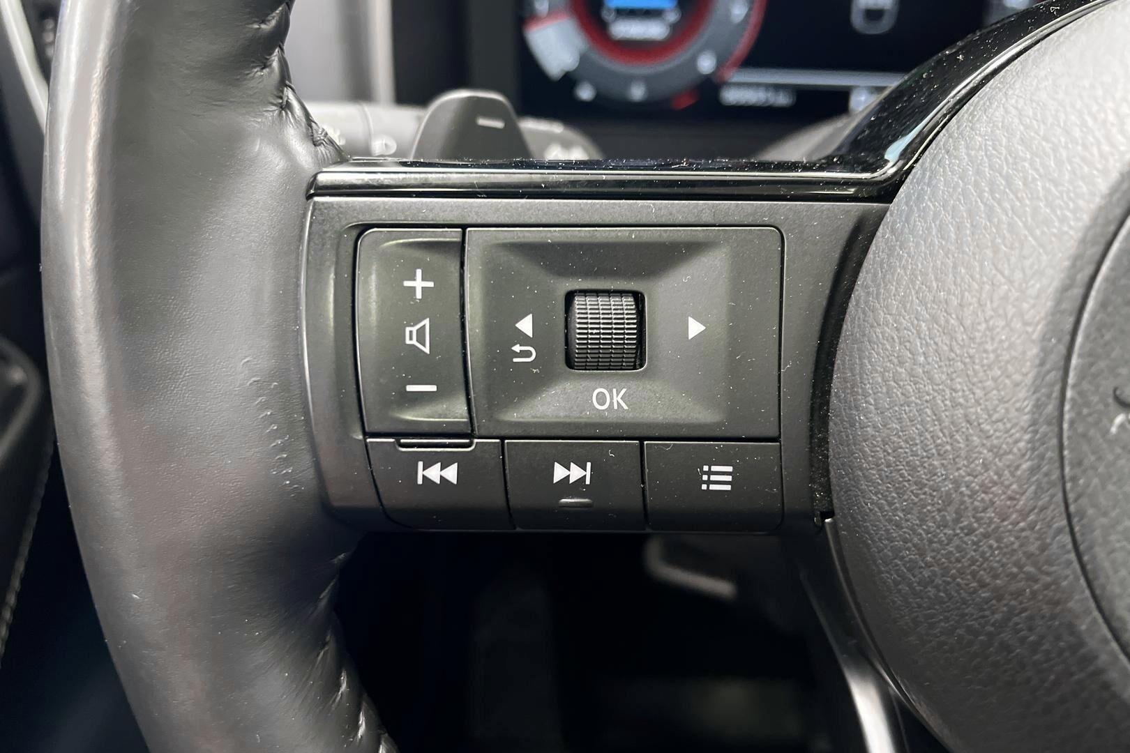 Nissan Qashqai iso kuva 15