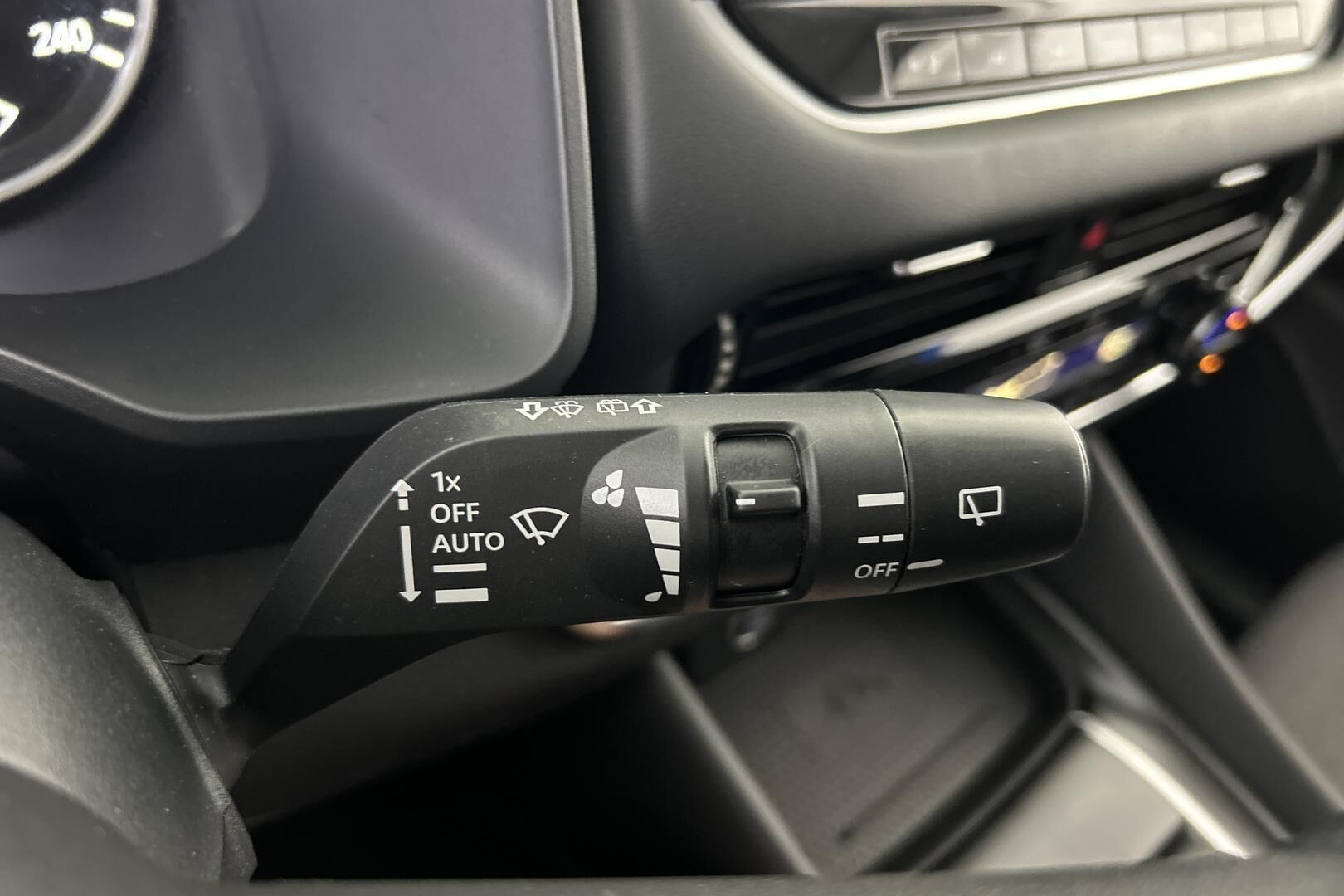 Nissan Qashqai iso kuva 6