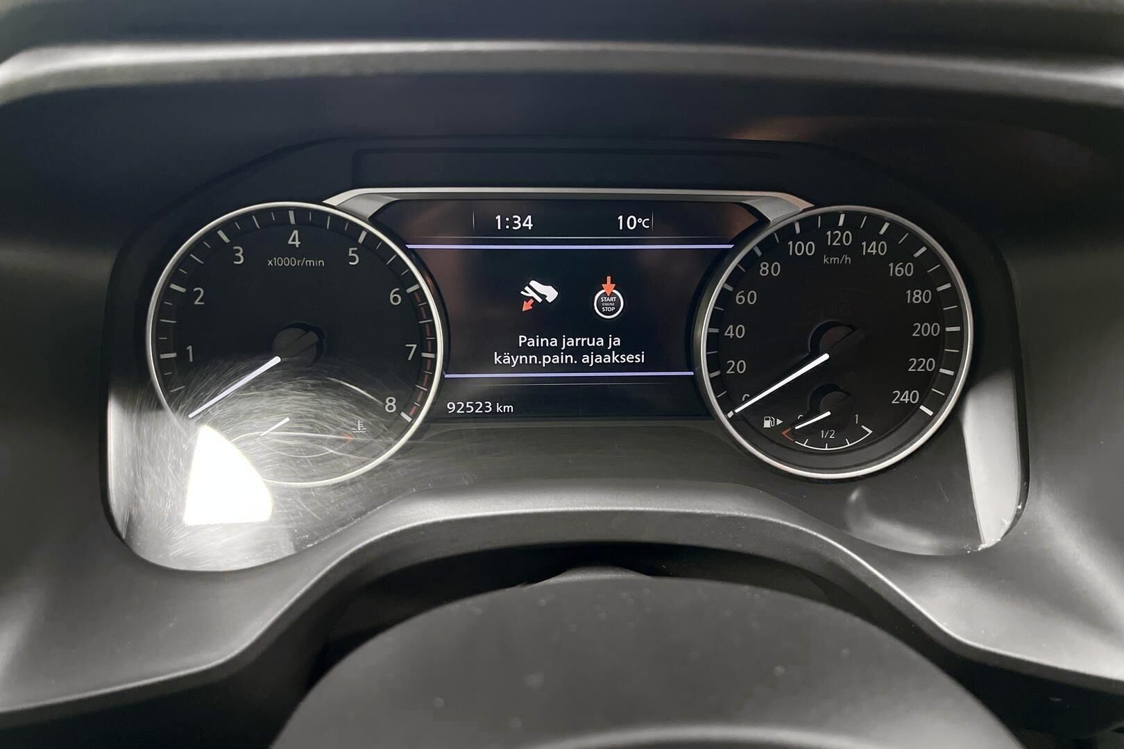 Nissan Qashqai iso kuva 14