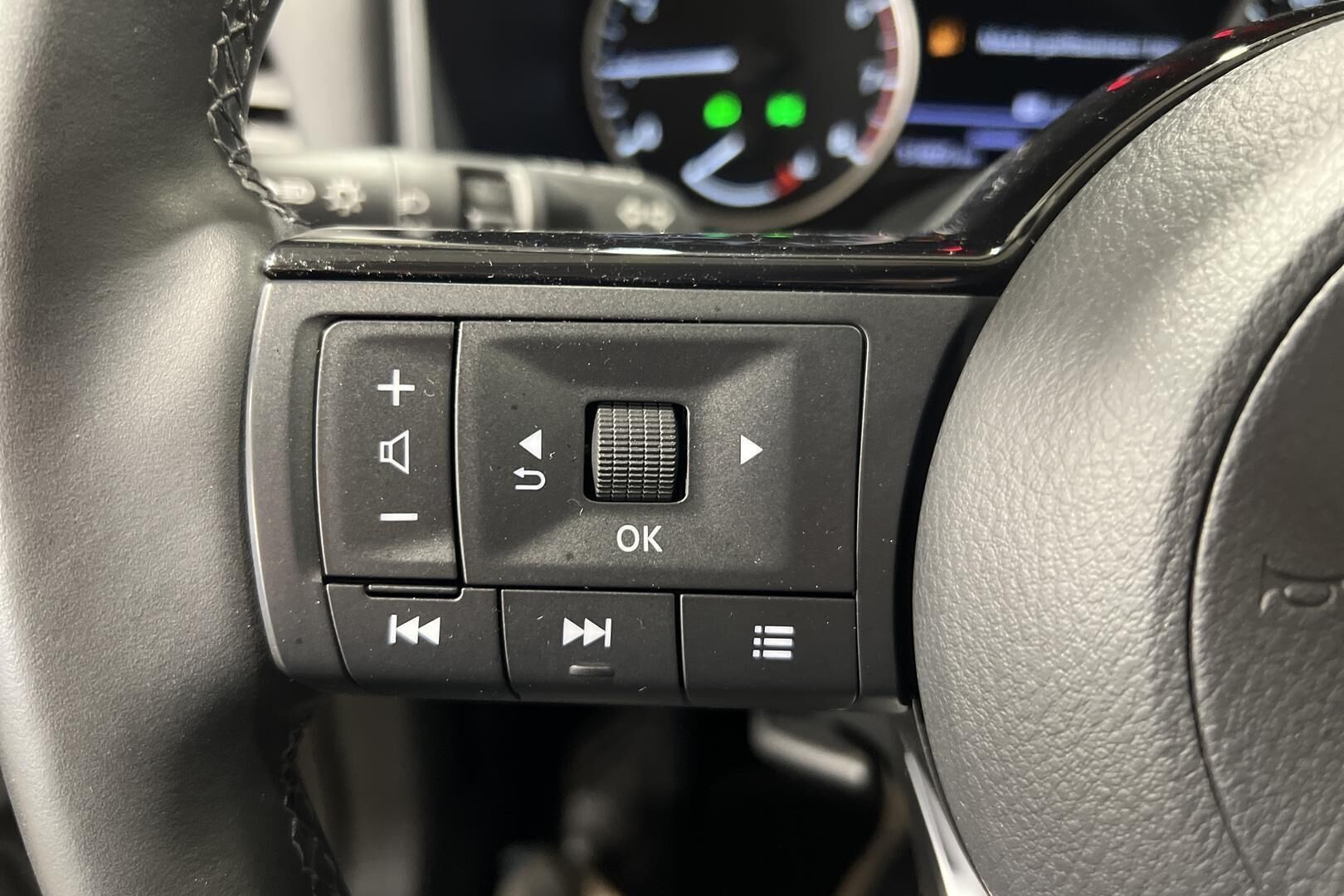 Nissan Qashqai iso kuva 13