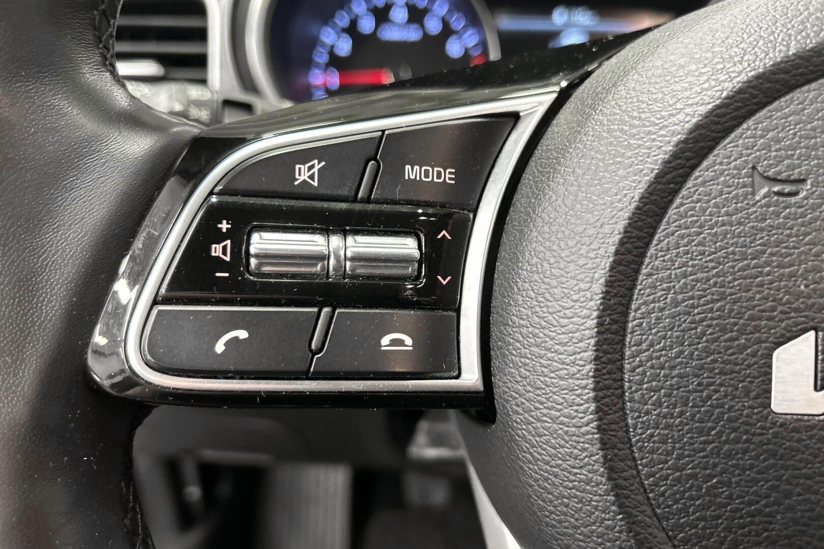 Kia Ceed iso kuva 15