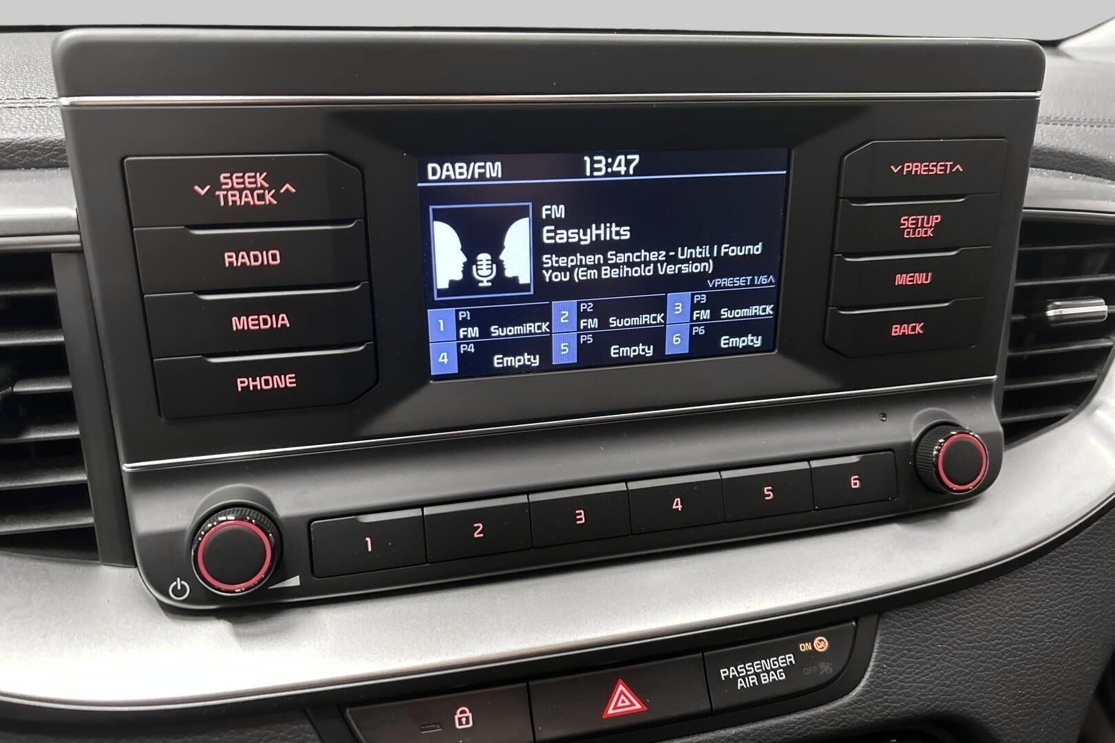 Kia Ceed iso kuva 19