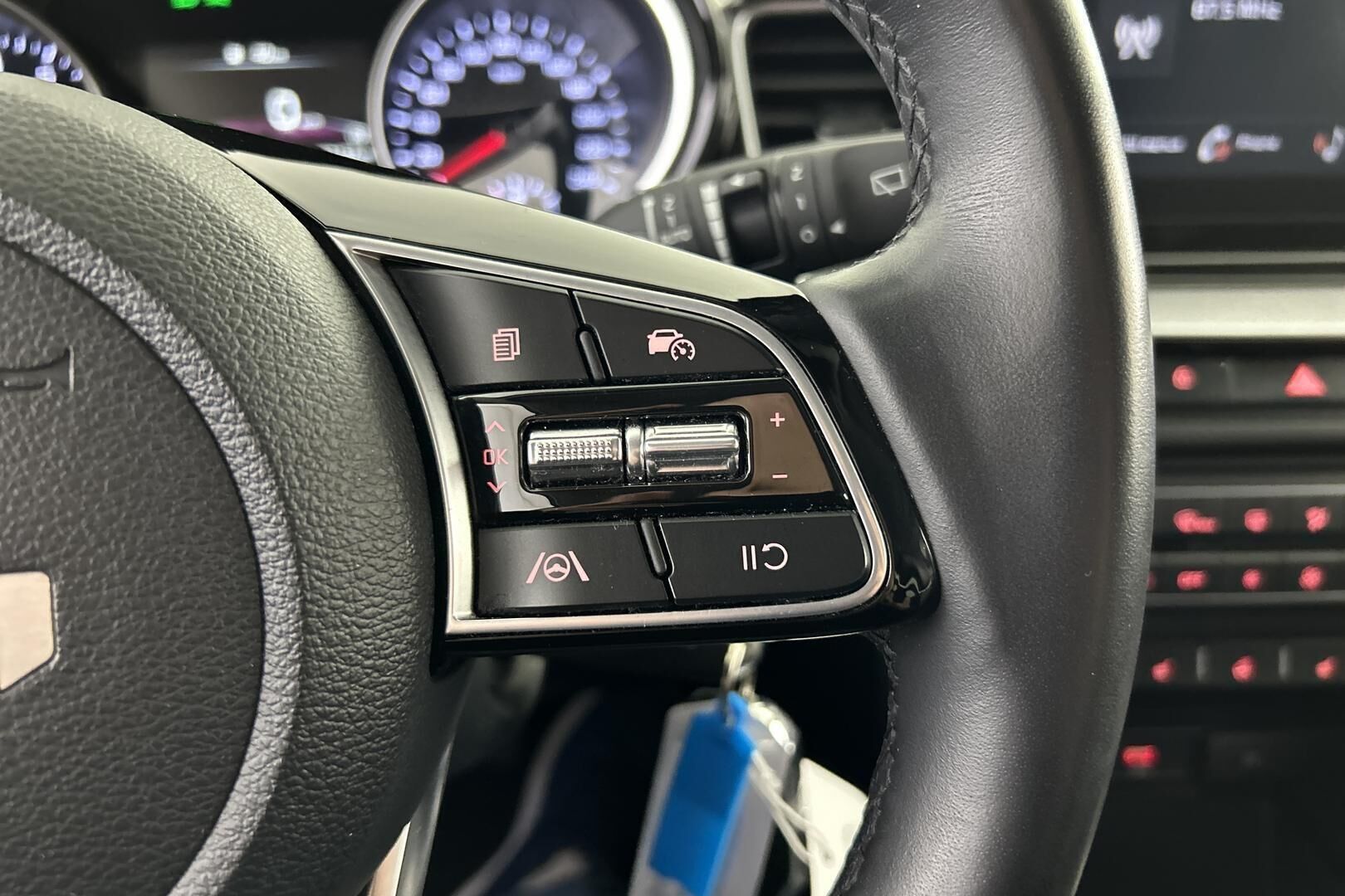 Kia Ceed iso kuva 15