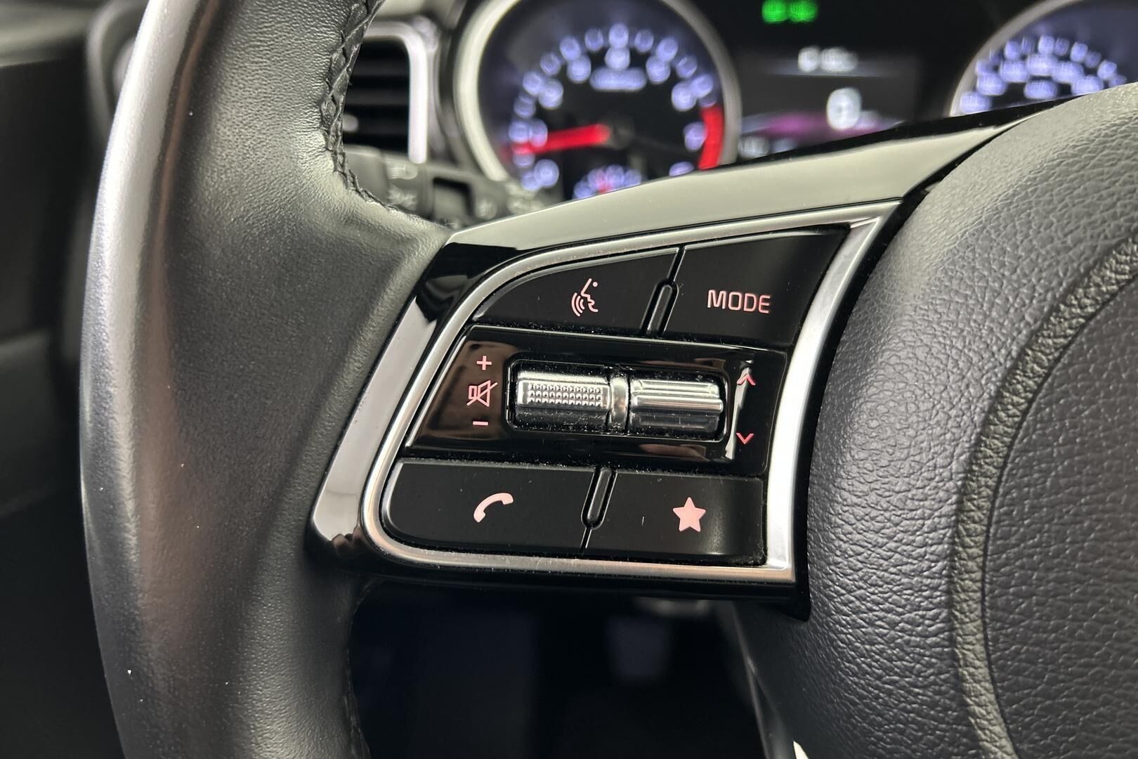 Kia Ceed iso kuva 16