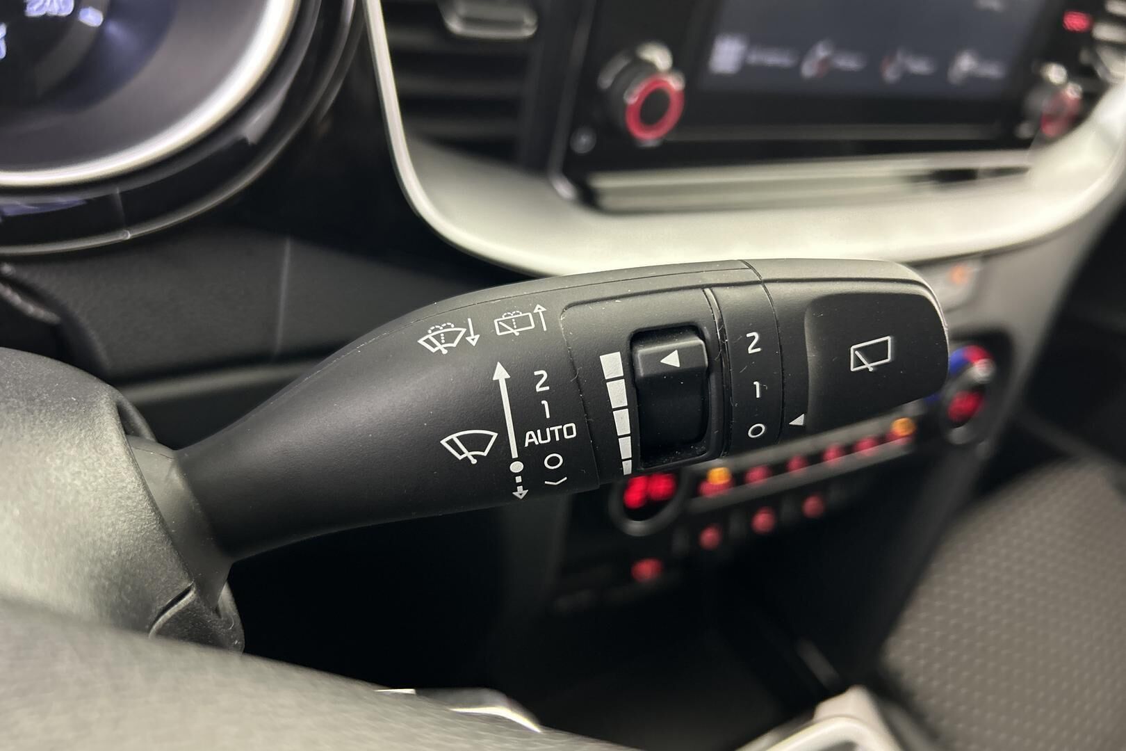 Kia Ceed iso kuva 17