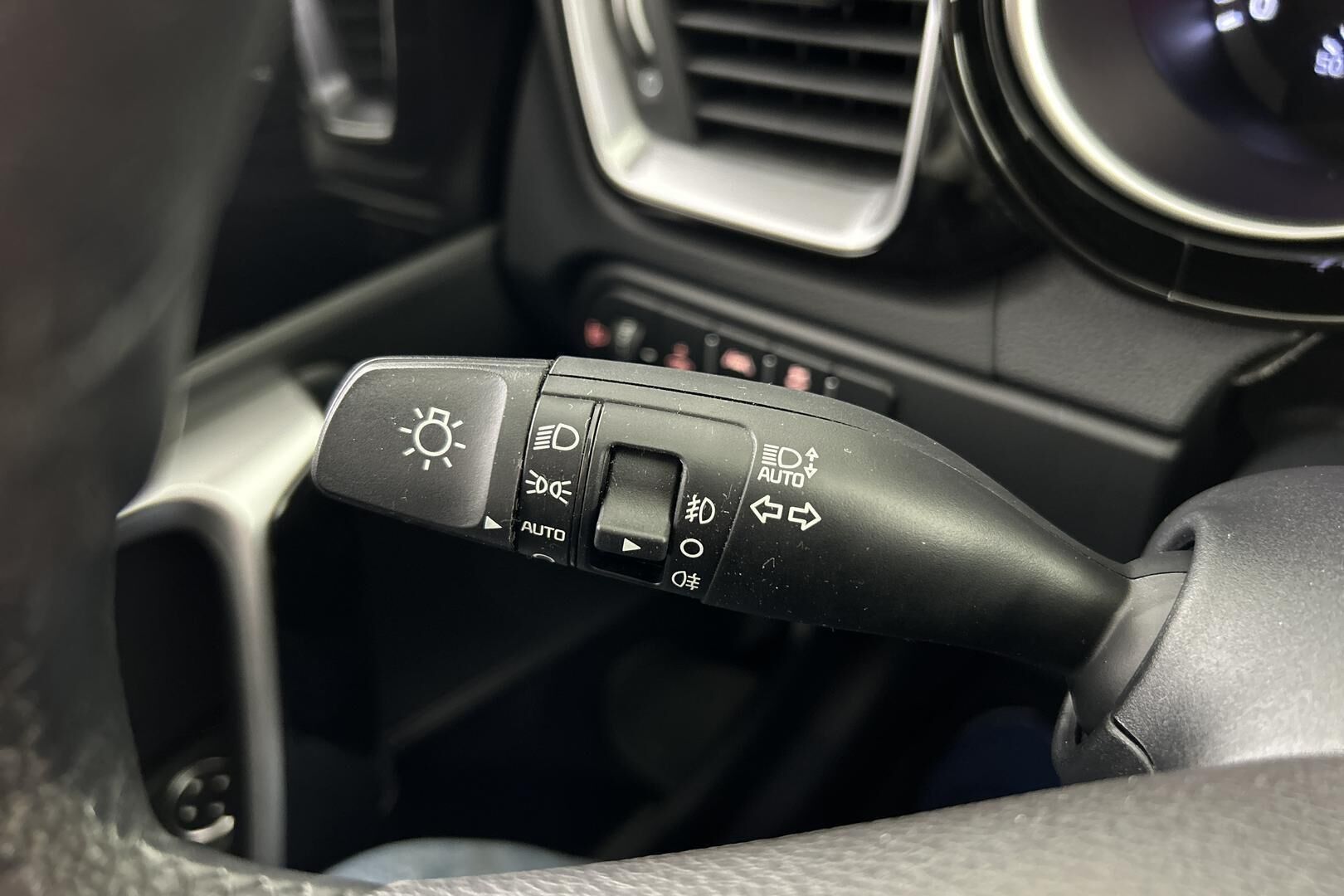 Kia Ceed iso kuva 18