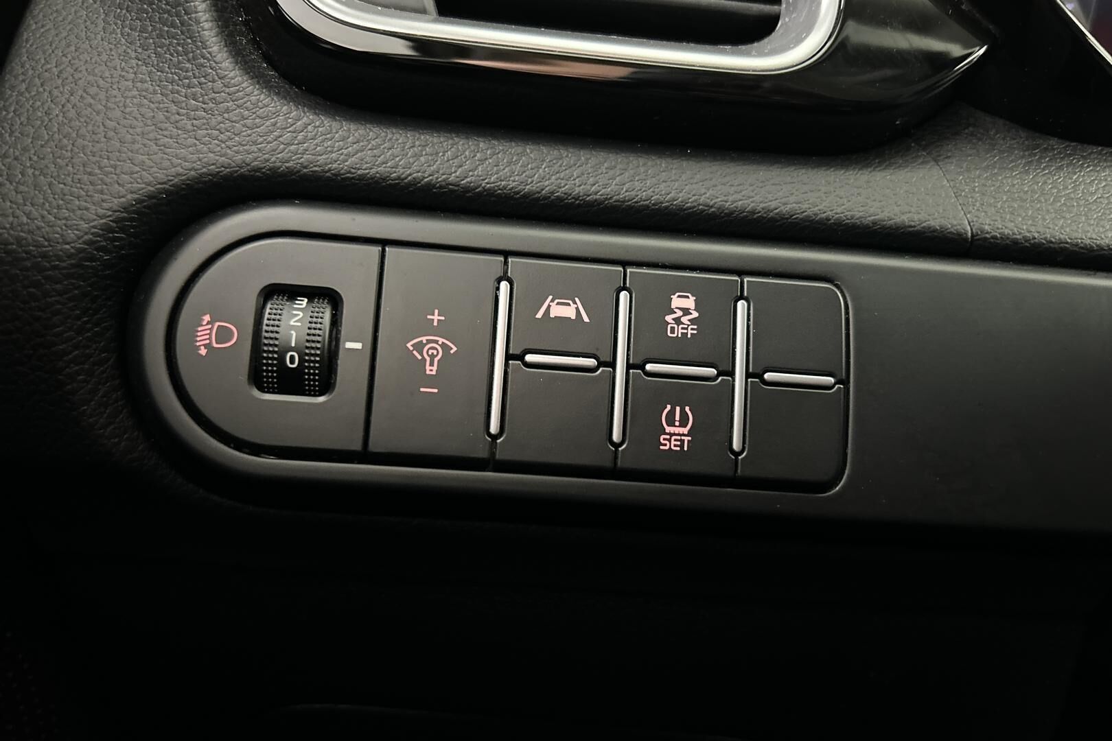 Kia Ceed iso kuva 19