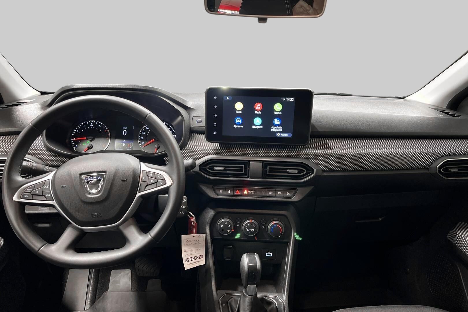 Dacia Sandero iso kuva 17