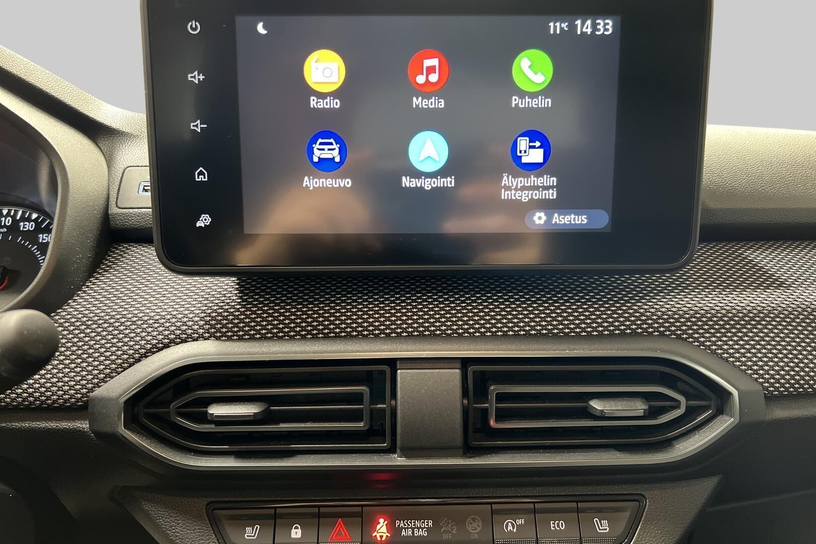 Dacia Sandero iso kuva 9