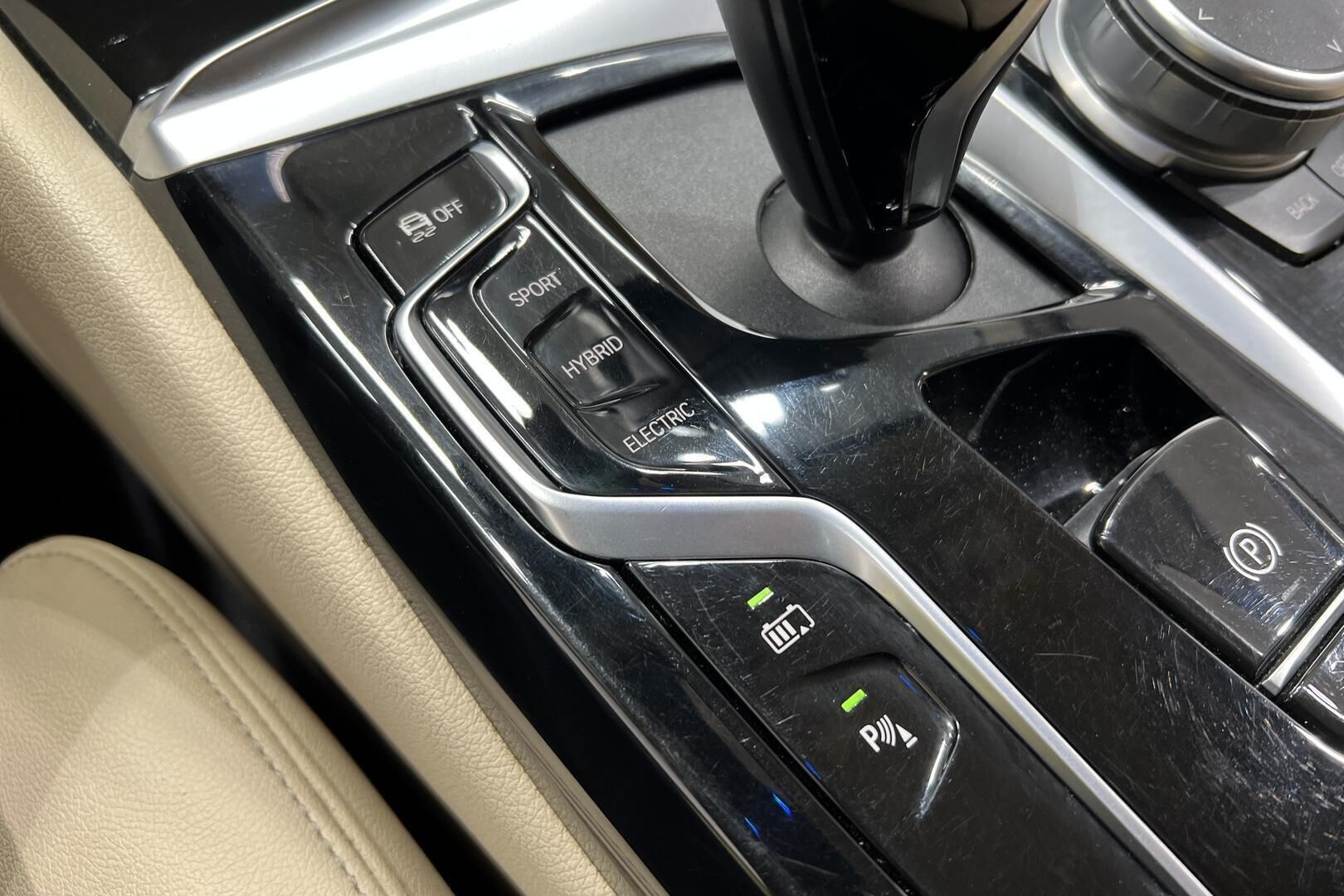 BMW 5-SARJA iso kuva 24