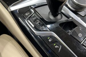 BMW 5-SARJA esikatselu 24